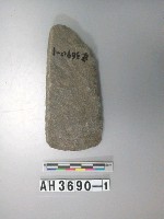 藏品(小型直刃打製石斧)的圖片